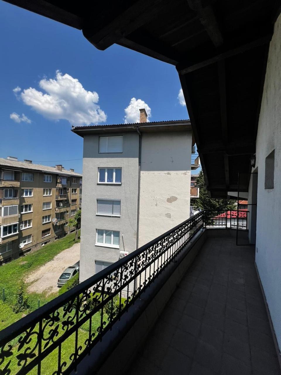 Hostel Tuzla Exteriör bild