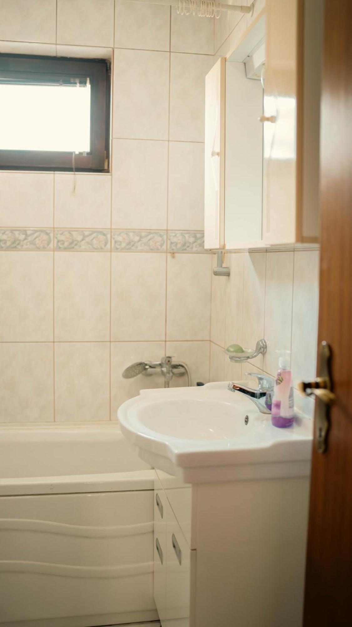 Hostel Tuzla Exteriör bild