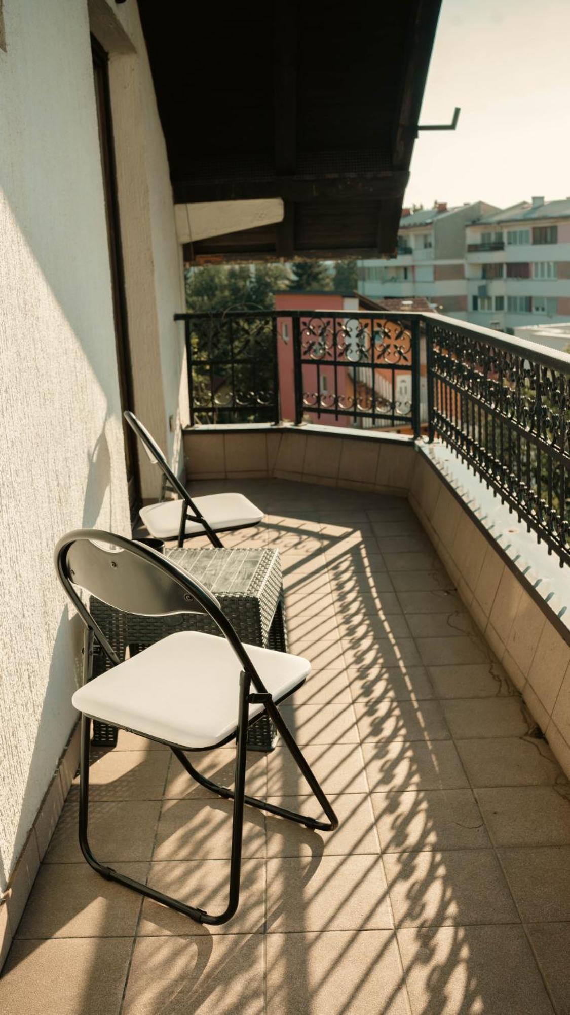 Hostel Tuzla Exteriör bild