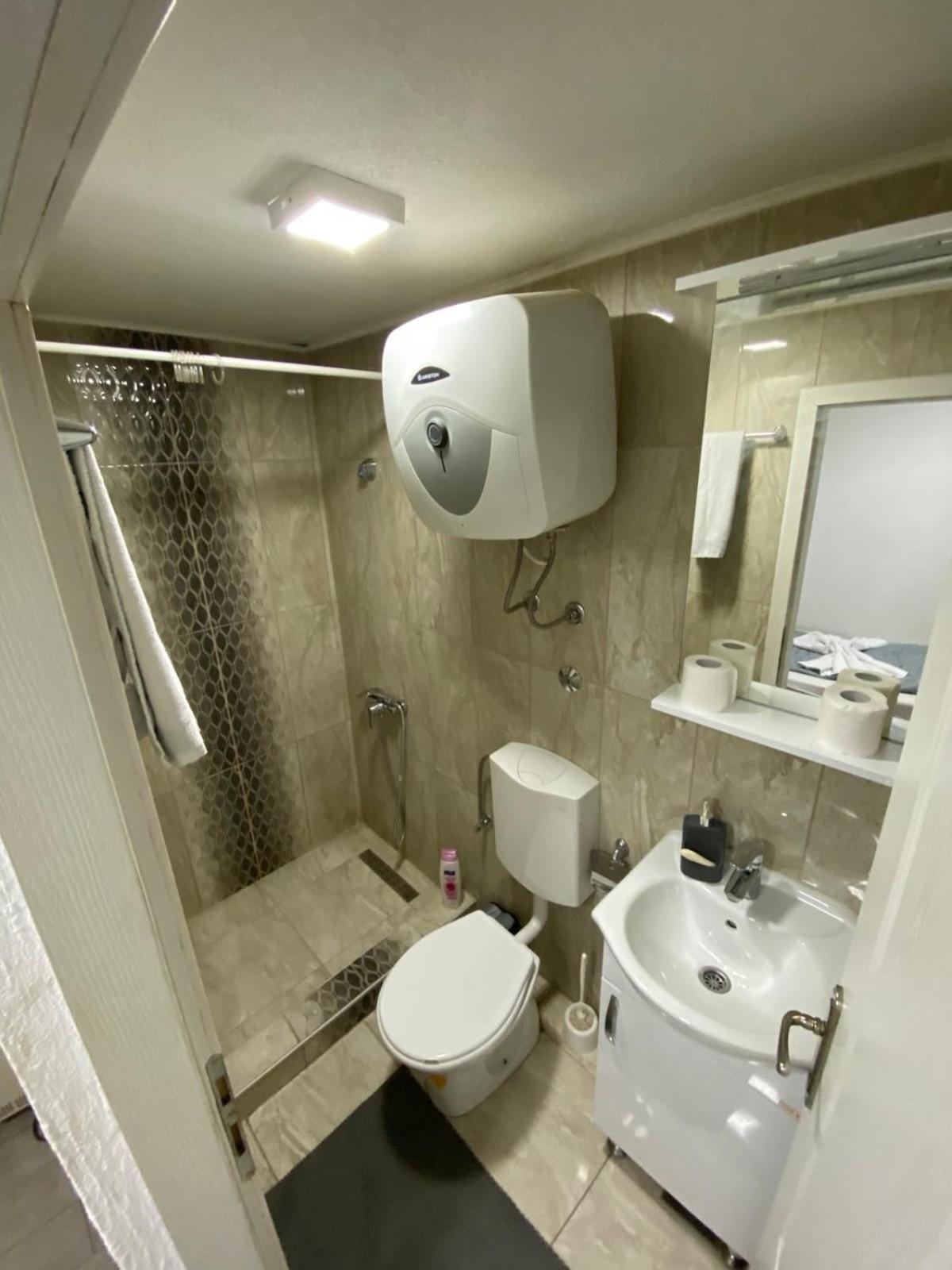Hostel Tuzla Exteriör bild